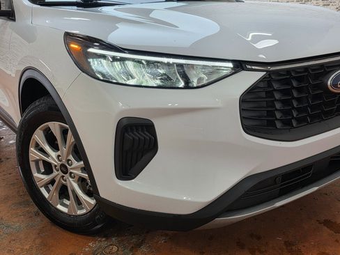 Used 2025 Ford Escape Active w/ Cold Weather Package image 11