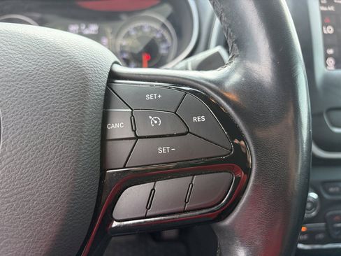 Used 2020 Jeep Cherokee Latitude Plus FWD image 16