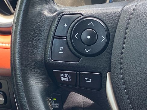 Used 2014 Toyota RAV4 Limited w/ Technology Package AWD/4WD image 8