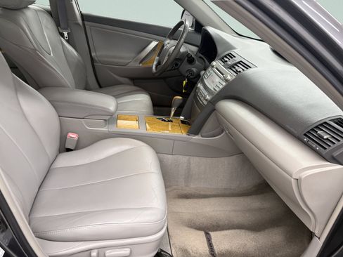 Used 2007 Toyota Camry XLE FWD image 19