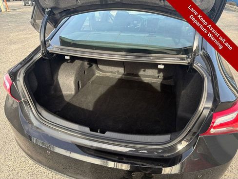 Used 2022 Chevrolet Malibu LT image 28