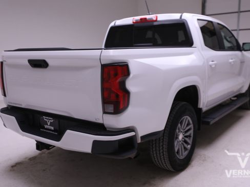 Used 2024 Chevrolet Colorado LT w/ LT Convenience Package image 5