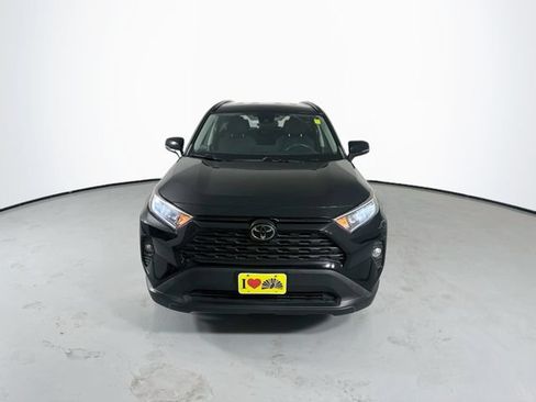 Used 2020 Toyota RAV4 XLE FWD image 4