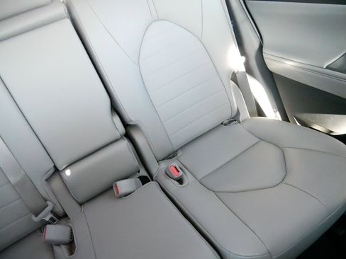 Certified 2026 Toyota Highlander XLE image 14