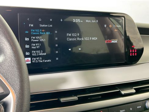 Used 2023 Hyundai Palisade SE AWD/4WD image 15