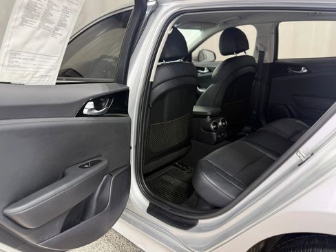 Used 2018 Kia Stinger Sedan 4D image 33