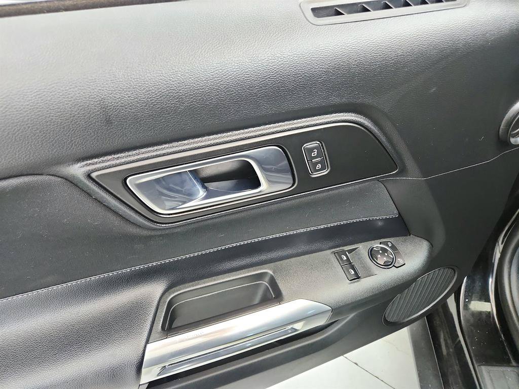Used 2020 Ford Mustang Coupe RWD image 20