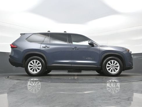 Used 2024 Toyota Grand Highlander AWD image 33
