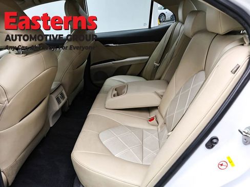 Used 2019 Toyota Camry XLE w/ Carpet Mat Package FWD image 22