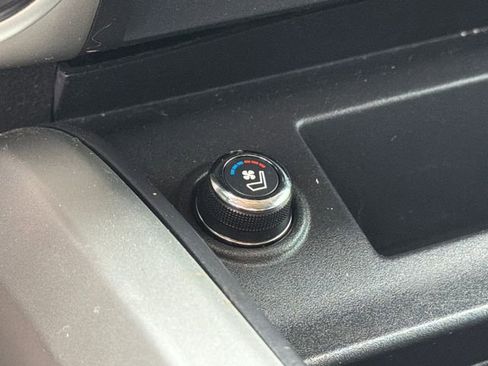 Used 2017 Nissan Titan PRO-4X w/ Pro-4x Convenience Package image 30