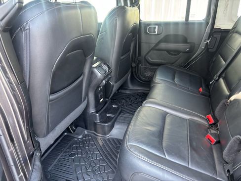 Used 2019 Jeep Wrangler Unlimited Sahara w/ Quick Order Package 24M Moab image 27