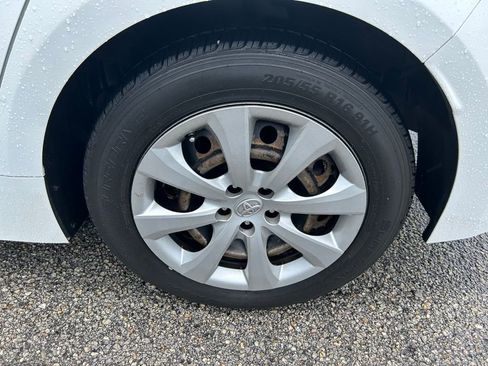 Used 2020 Toyota Corolla LE FWD image 10