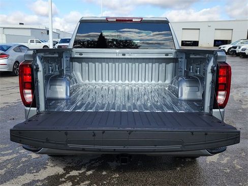 New 2026 GMC Sierra 1500 Elevation image 6