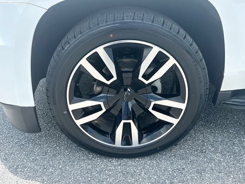 Used 2019 Chevrolet Suburban Premier RWD image 24