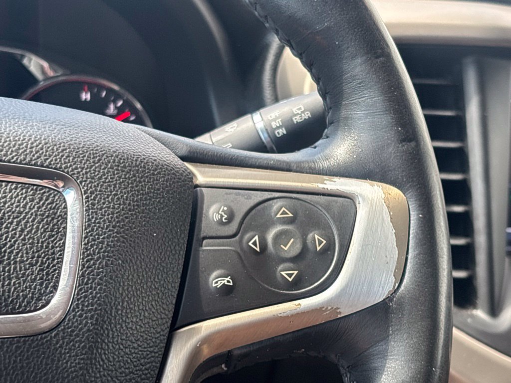 Used 2017 GMC Acadia Denali w/ Technology Package FWD image 21
