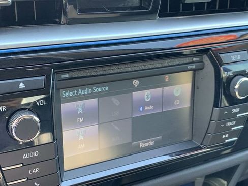 Used 2014 Toyota Corolla S Premium image 21