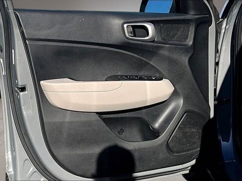 Used 2020 Hyundai Venue SEL FWD image 20