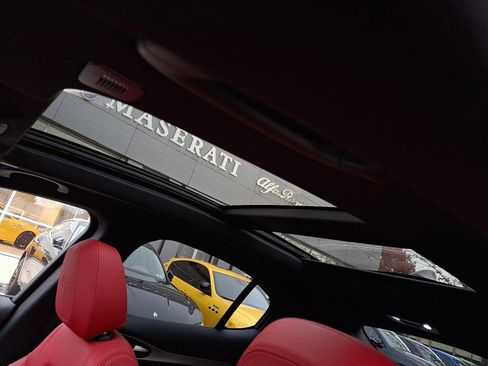 New 2025 Alfa Romeo Stelvio Sprint image 10