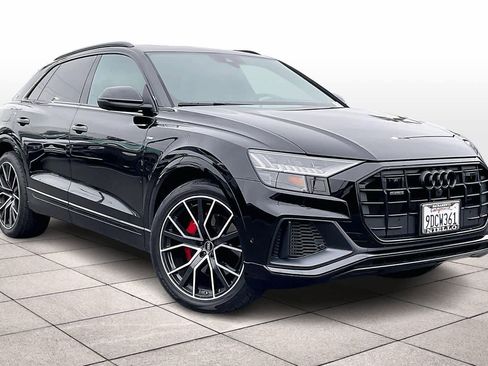 Used 2022 Audi Q8 Prestige image 2
