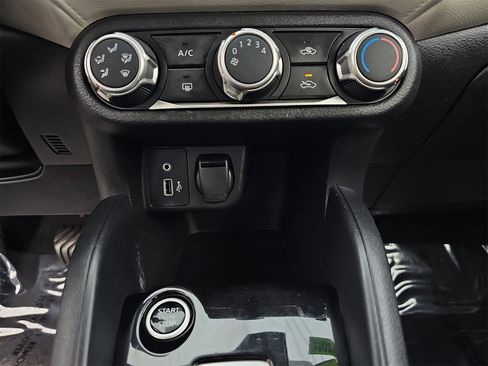 Used 2021 Nissan Versa SV image 24