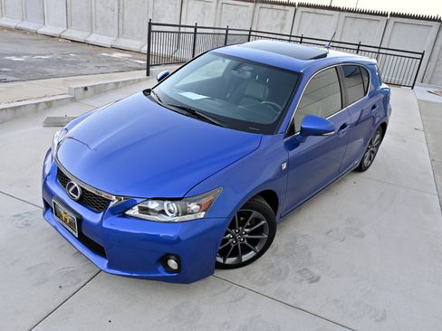 Used 2013 Lexus CT 200h w/ F Sport Pkg w/Nuluxe Trim FWD image 12