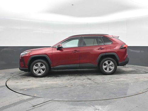 Used 2022 Toyota RAV4 XLE w/ Convenience Package AWD/4WD image 3