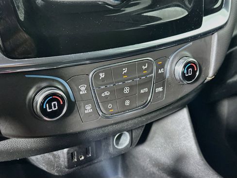 Used 2019 Chevrolet Traverse LS FWD image 22