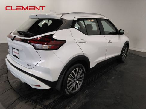 Used 2023 Nissan Kicks SV image 5