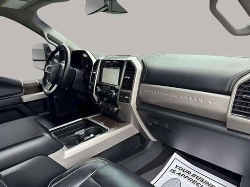Used 2019 Ford F250 Lariat w/ Lariat Ultimate Package image 31