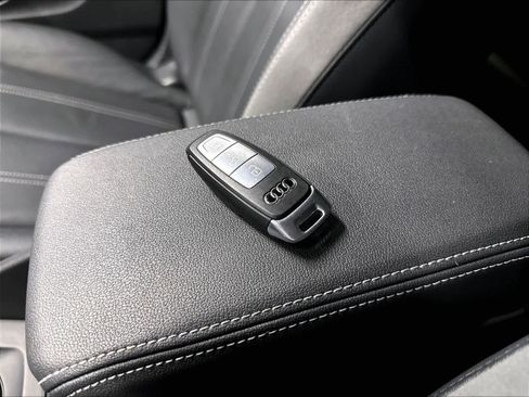 Used 2023 Audi Q4 e-tron Prestige AWD/4WD image 12
