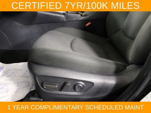 Used 2025 Toyota RAV4 XLE AWD/4WD image 18