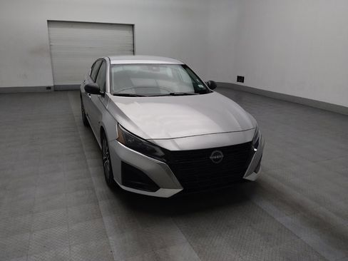 Used 2024 Nissan Altima 2.5 SV image 14