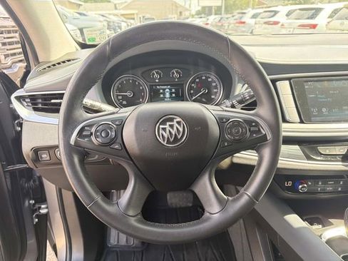 Used 2019 Buick Enclave Essence FWD image 27