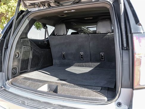 Used 2021 Chevrolet Suburban Premier w/ Premium Package image 59