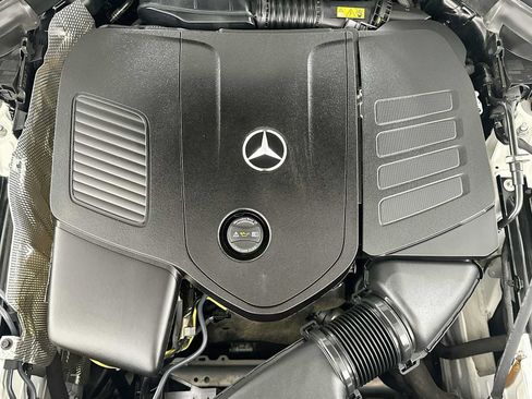 Used 2025 Mercedes-Benz GLC 300 image 28
