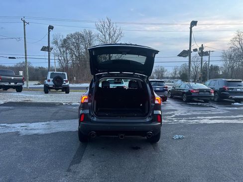 Used 2022 Ford Escape SEL w/ SEL Stealth AWD Package image 28