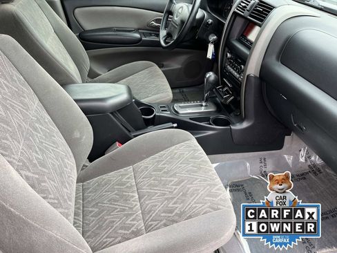 Used 2003 Isuzu Axiom S image 22