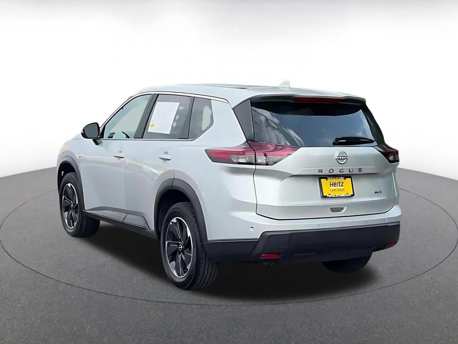 Used 2025 Nissan Rogue SV AWD/4WD image 10