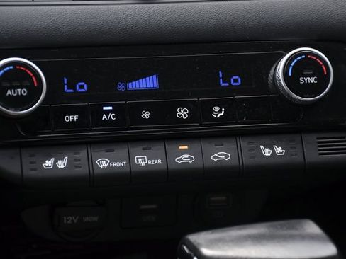 Used 2023 Hyundai Elantra Limited FWD image 14
