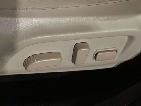 Used 2016 Subaru Legacy 2.5i Limited image 13