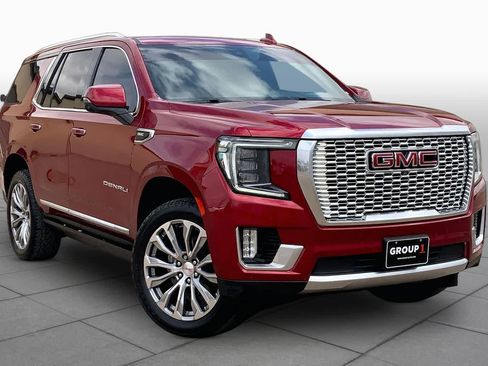 Used 2021 GMC Yukon Denali w/ Denali Premium Package AWD/4WD image 3