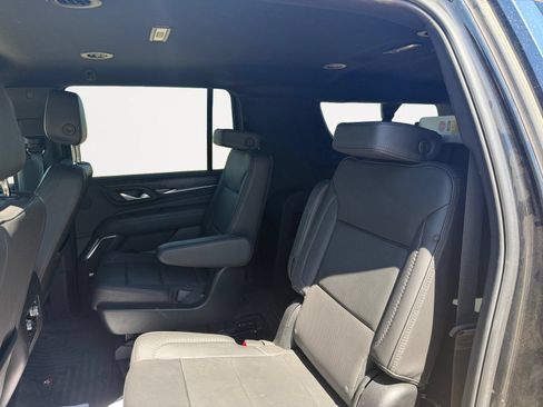 Used 2024 GMC Yukon XL Denali RWD image 13