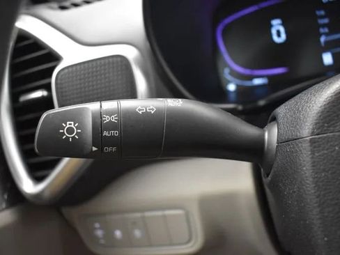 Used 2025 Kia Soul LX w/ LX Technology Package FWD image 25