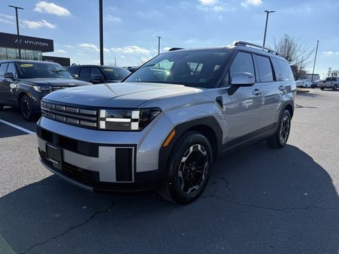 Used 2025 Hyundai Santa Fe SEL image 7