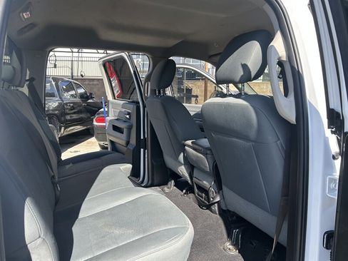 Used 2019 RAM 1500 Classic SLT image 2