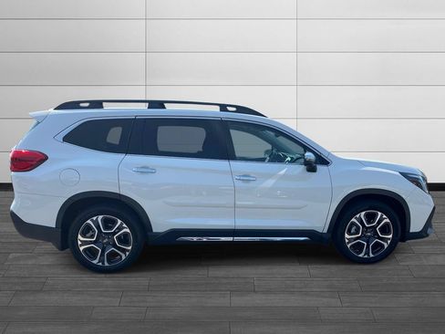 Used 2023 Subaru Ascent Touring AWD/4WD image 2