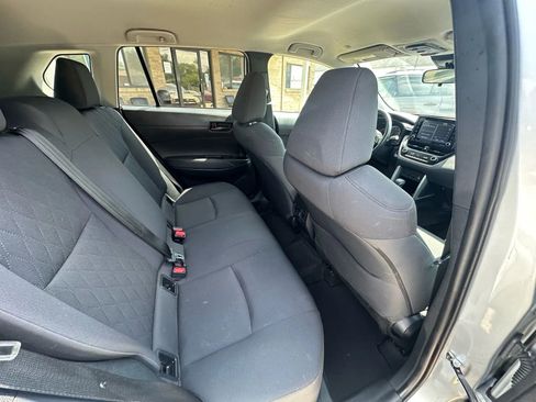 Used 2022 Toyota Corolla Cross LE image 26