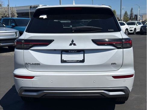 Used 2025 Mitsubishi Outlander SEL image 6