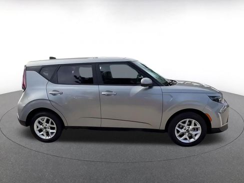 Used 2025 Kia Soul LX w/ LX Technology Package image 15