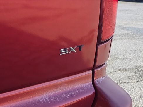 Used 2005 Dodge Grand Caravan SXT w/ Leather Interior Group image 13